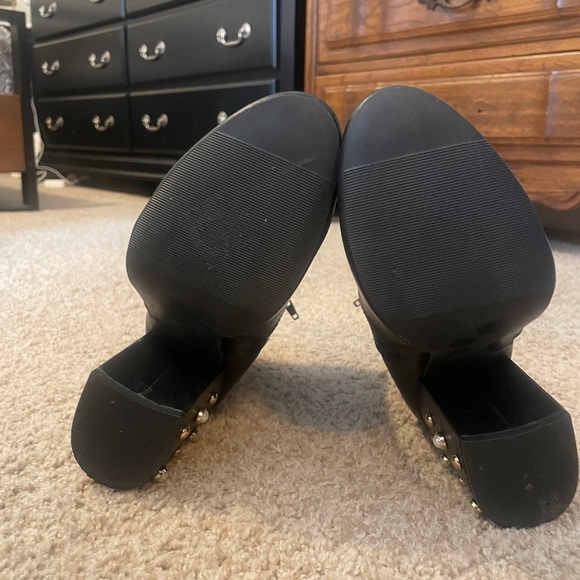 Boots - Picture 2 of 7